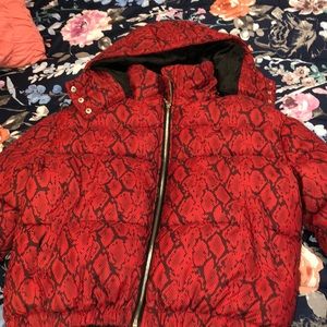 Guess snakeskin puffercoat